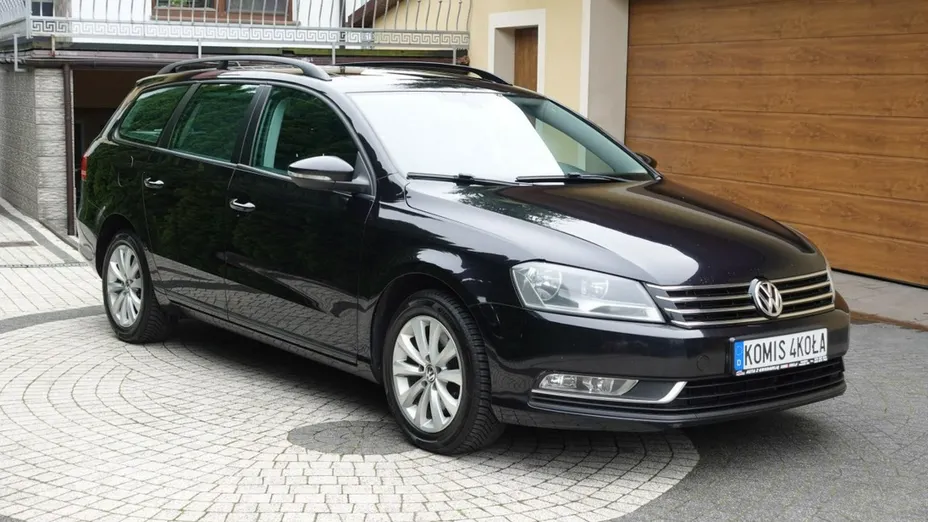 VOLKSWAGEN Passat -