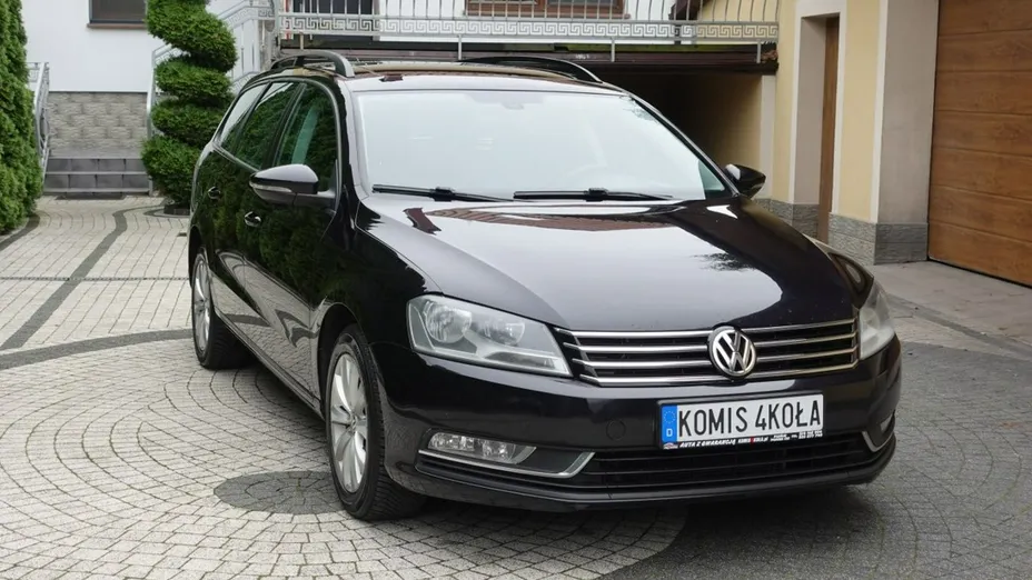 VOLKSWAGEN Passat -