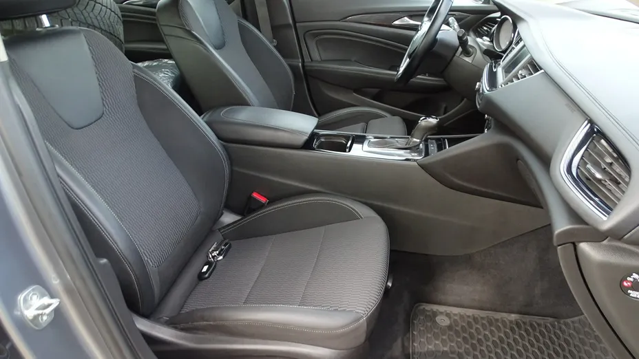 OPEL Insignia -