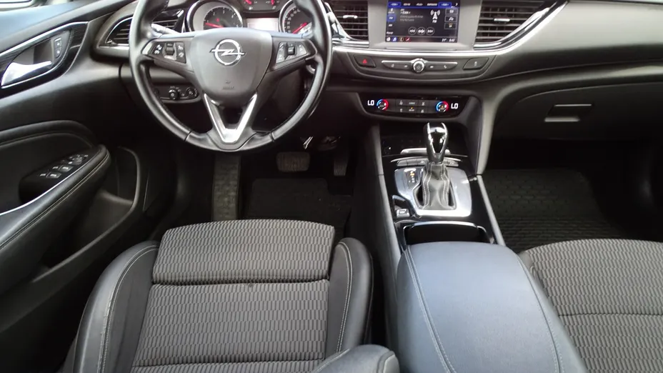 OPEL Insignia -