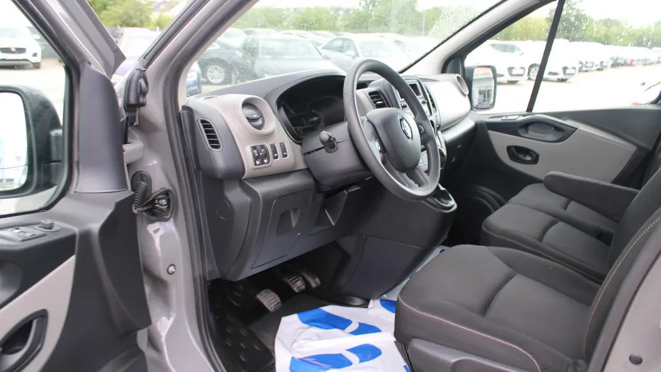 RENAULT Trafic -