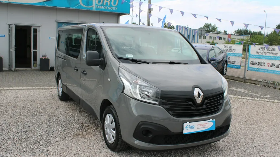 RENAULT Trafic -