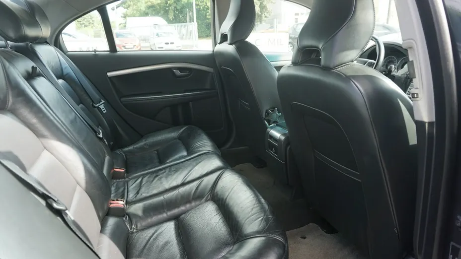 VOLVO S80 -
