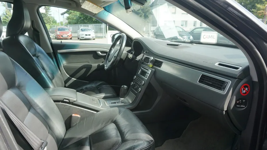 VOLVO S80 -