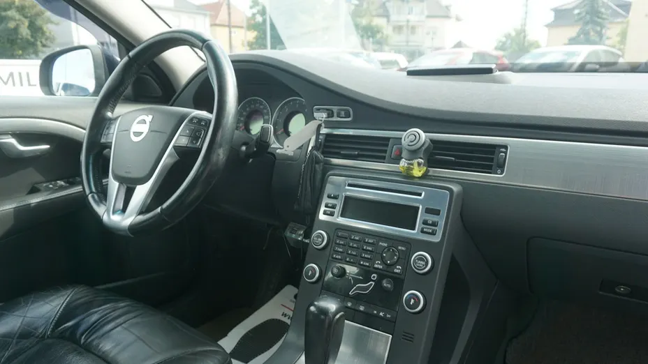 VOLVO S80 -