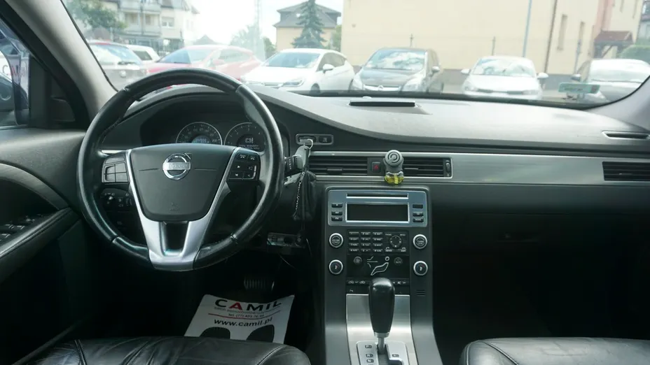 VOLVO S80 -