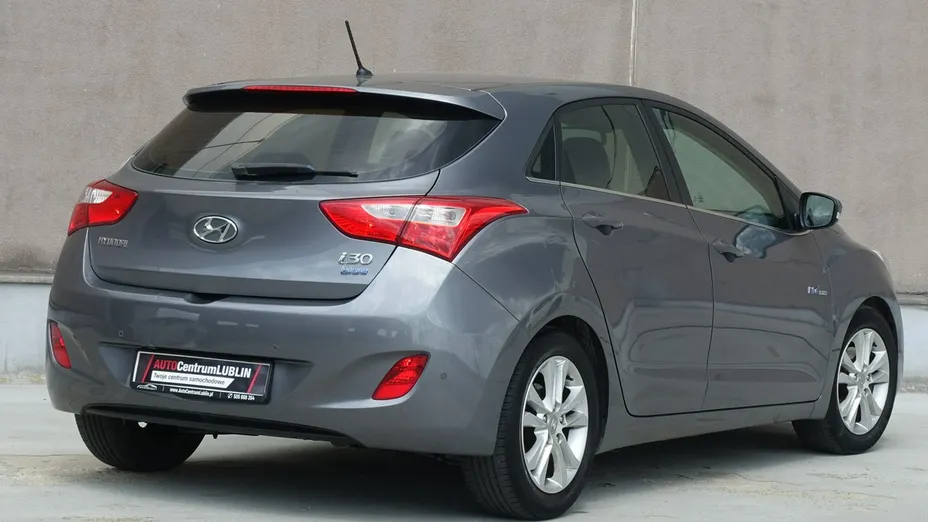 HYUNDAI i30 -