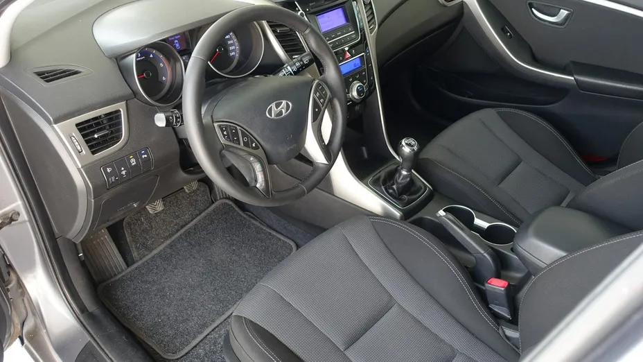 HYUNDAI i30 -
