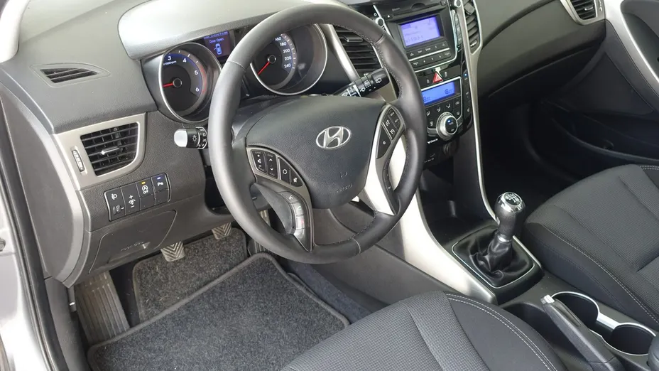 HYUNDAI i30 -