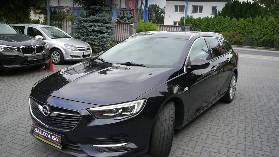 OPEL Insignia -