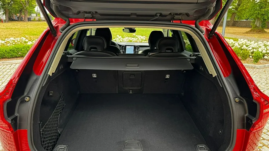 VOLVO XC60 -