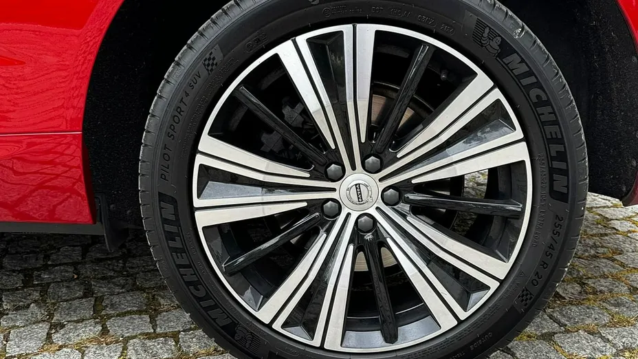 VOLVO XC60 -