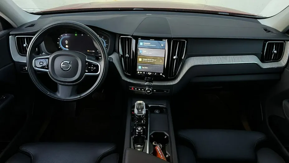 VOLVO XC60 -