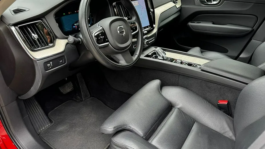 VOLVO XC60 -