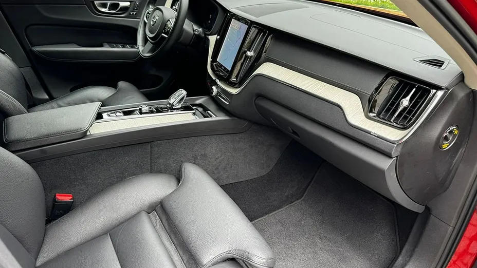 VOLVO XC60 -