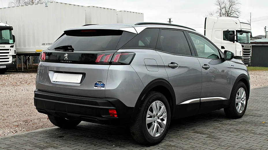 PEUGEOT 3008 -