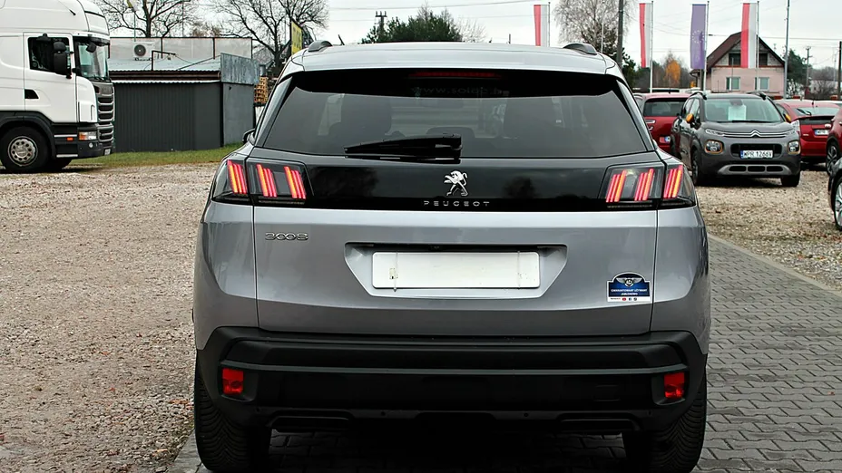 PEUGEOT 3008 -