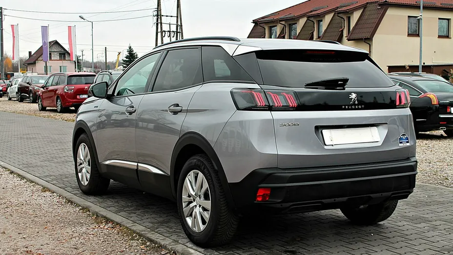 PEUGEOT 3008 -