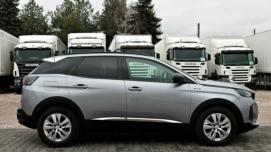 PEUGEOT 3008 -