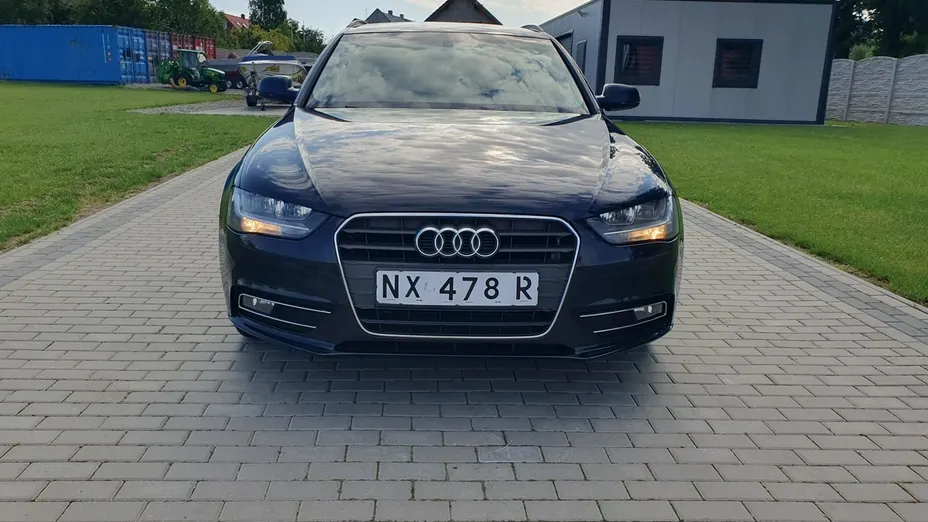 AUDI A4 -