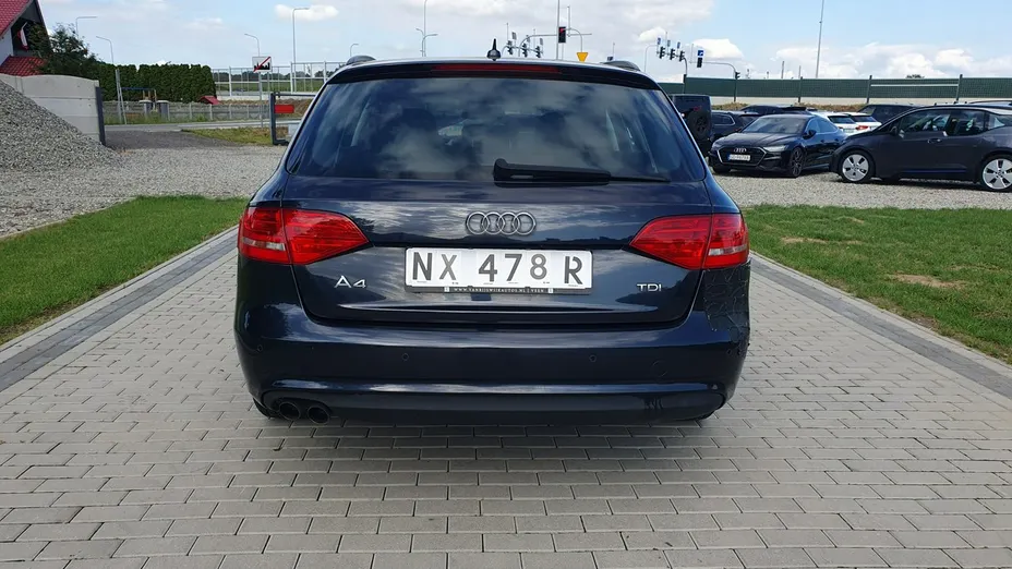 AUDI A4 -
