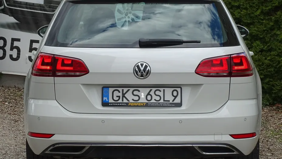 VOLKSWAGEN Golf -