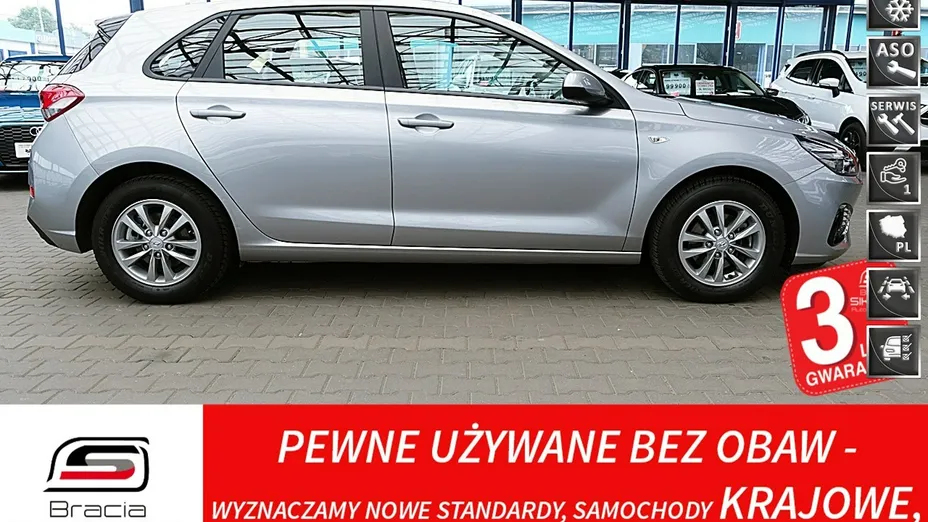 HYUNDAI i30 -