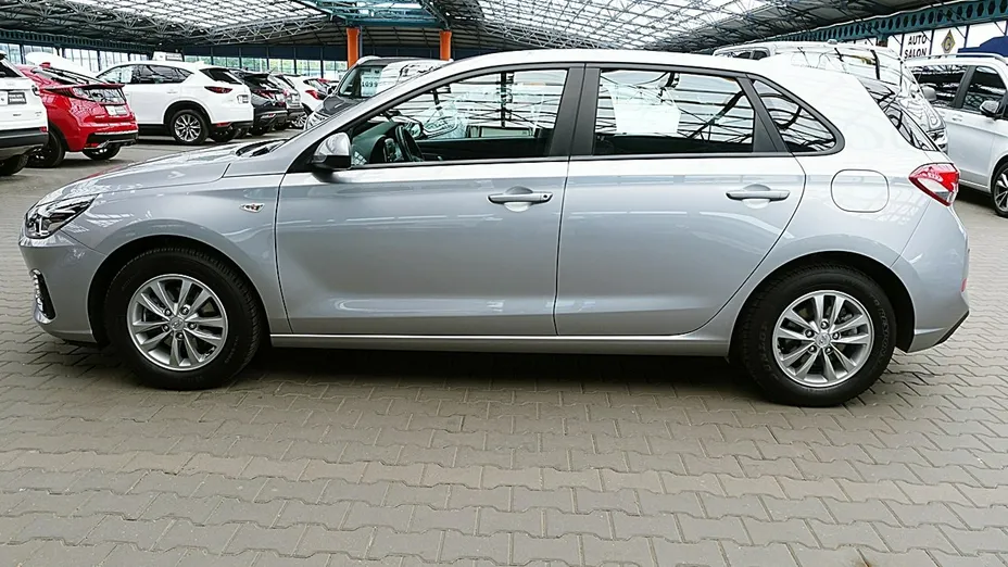 HYUNDAI i30 -