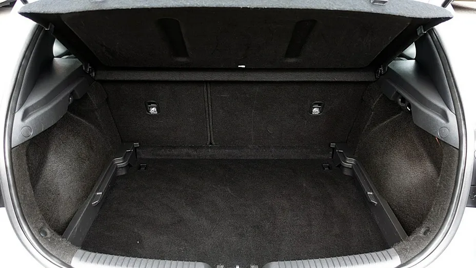 HYUNDAI i30 -