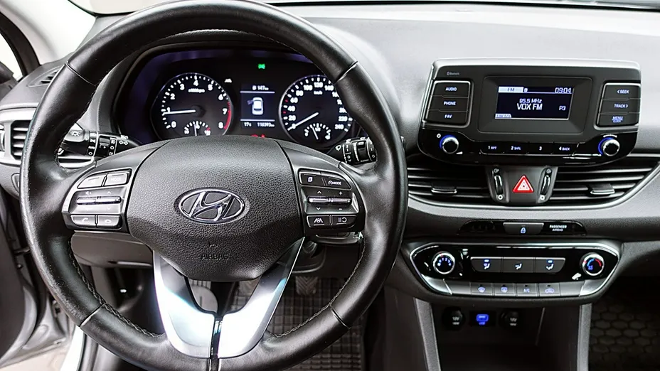 HYUNDAI i30 -