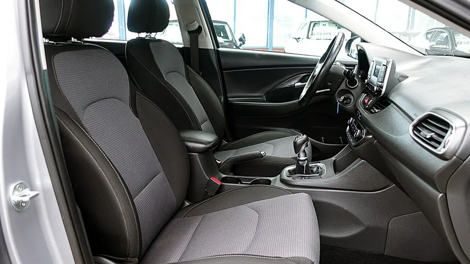 HYUNDAI i30 -