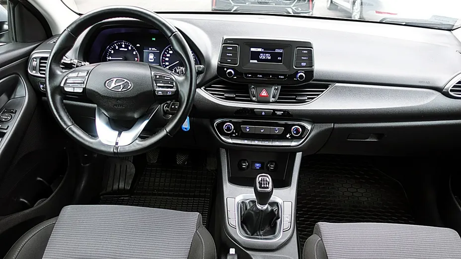 HYUNDAI i30 -