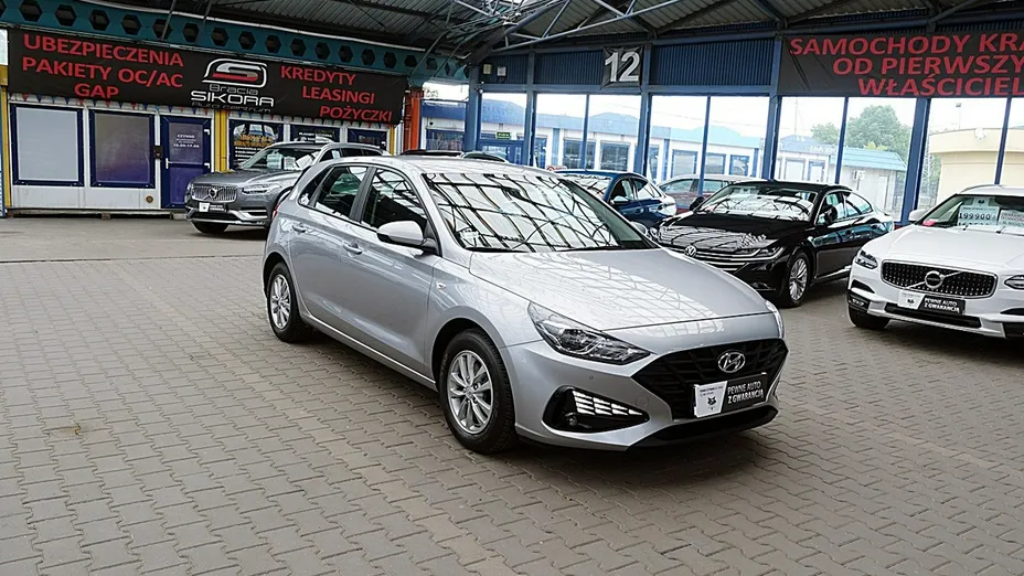 HYUNDAI i30 -