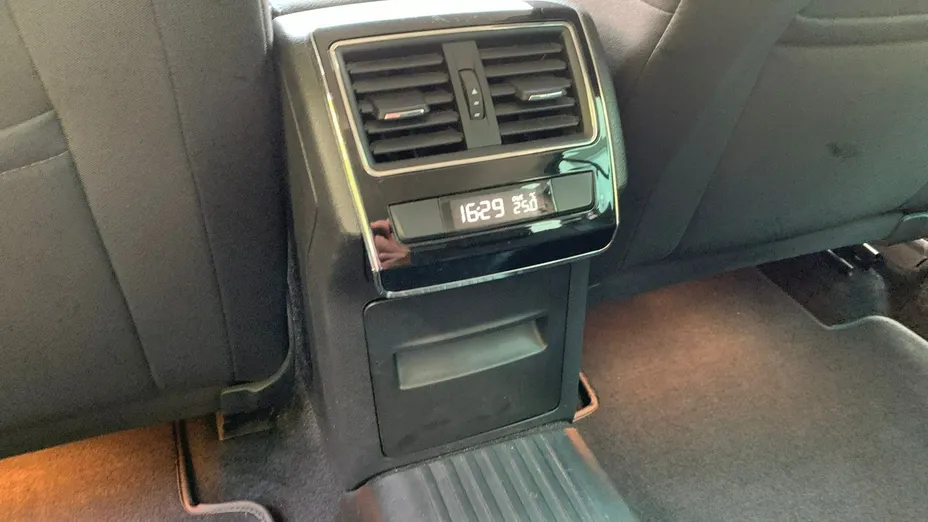 SKODA Superb -