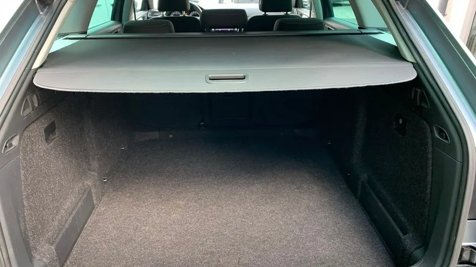 SKODA Superb -