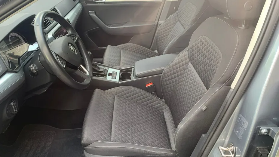 SKODA Superb -