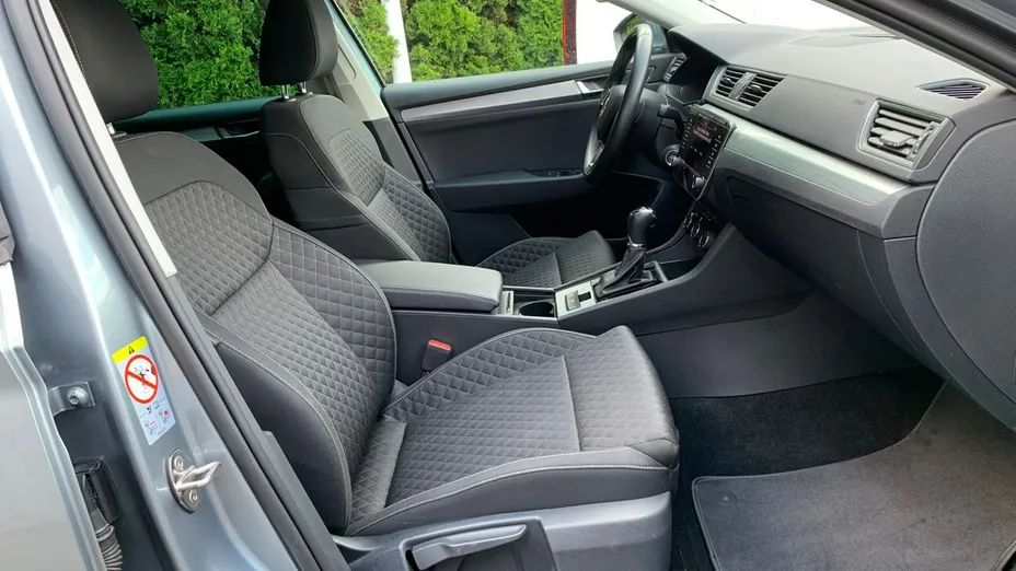 SKODA Superb -