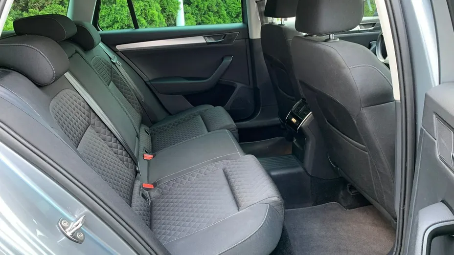 SKODA Superb -