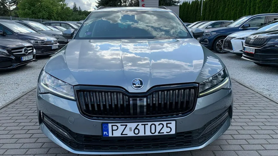 SKODA Superb -