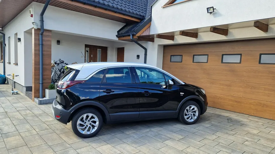 OPEL Crossland X -