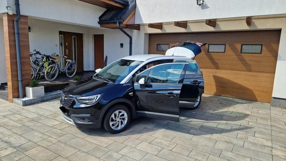 OPEL Crossland X -