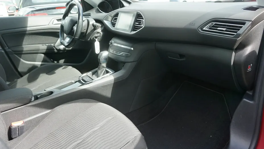 PEUGEOT 308 -