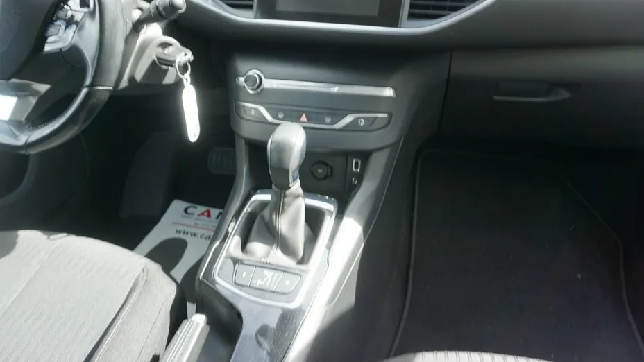 PEUGEOT 308 -