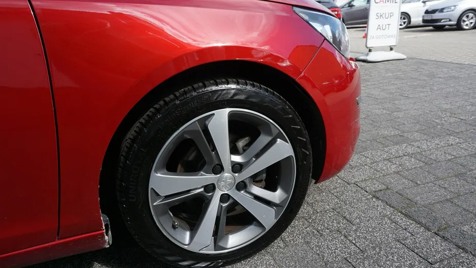 PEUGEOT 308 -