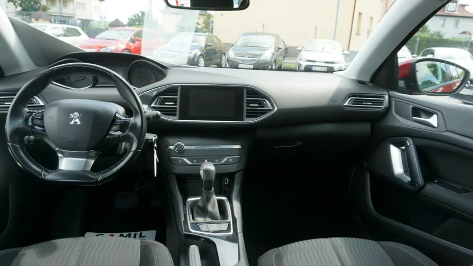 PEUGEOT 308 -