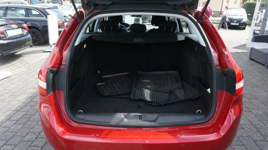 PEUGEOT 308 -