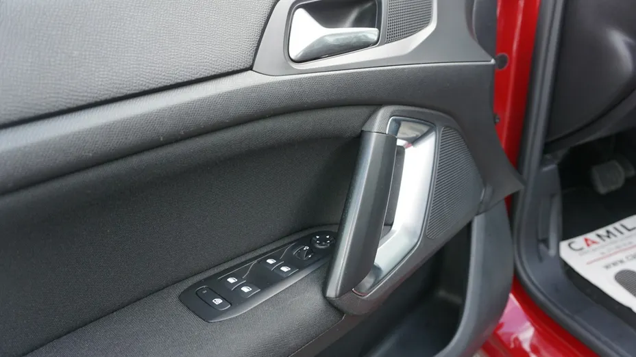 PEUGEOT 308 -