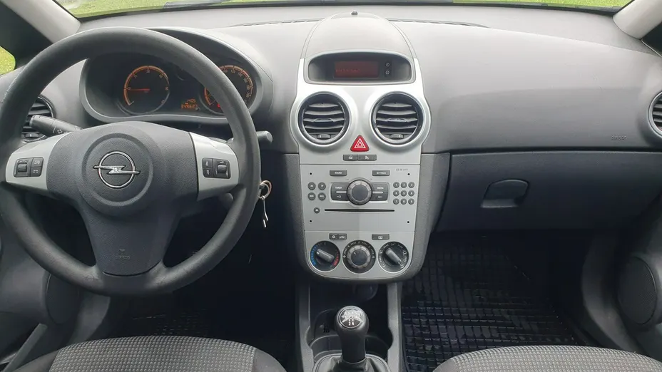 OPEL Corsa -