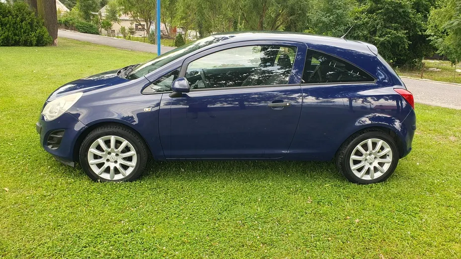 OPEL Corsa -