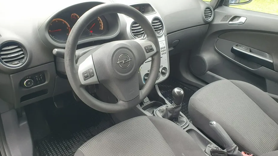 OPEL Corsa -